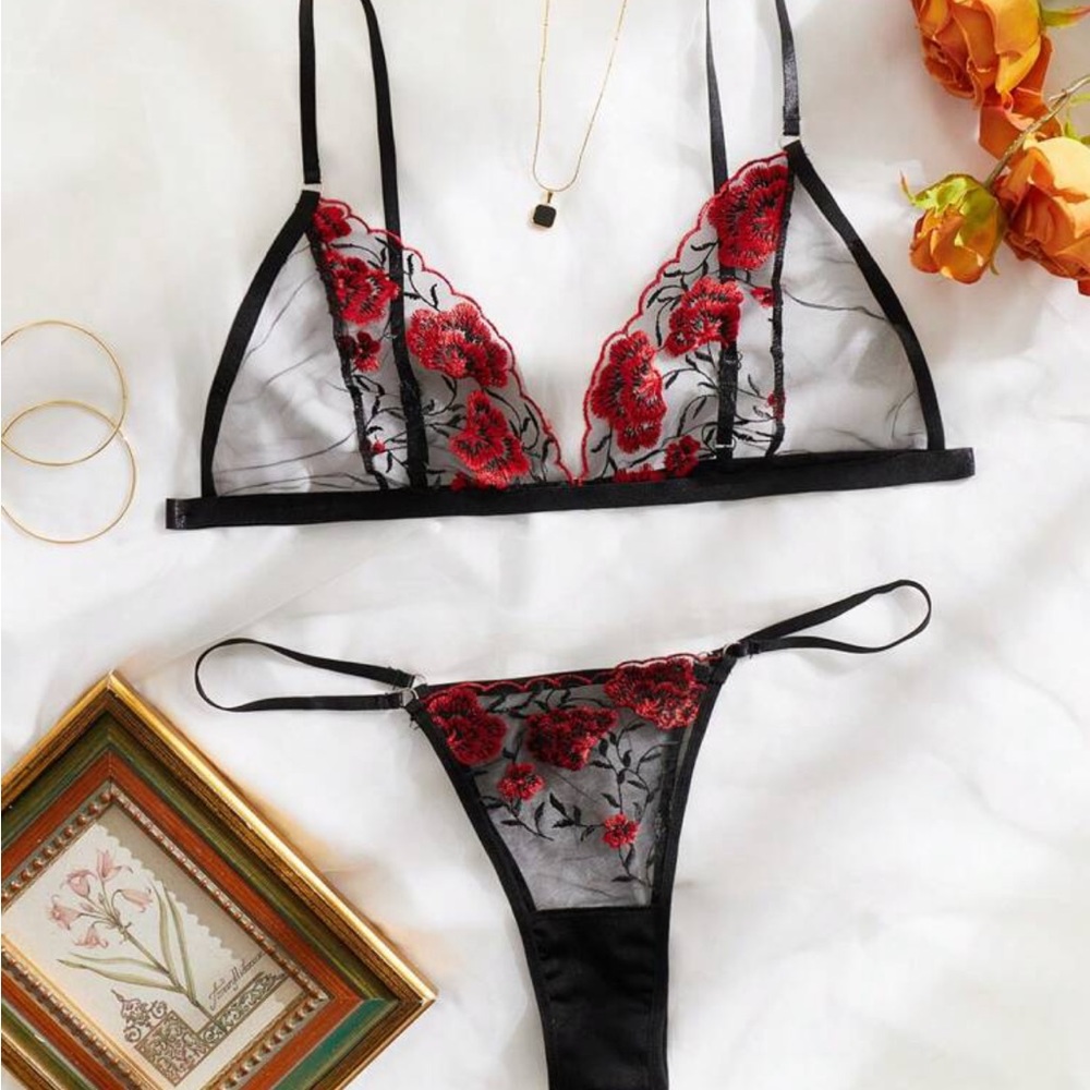 Plus Floral red floral Embroidery Mesh Lingerie Set Valentine’s Day! 1x